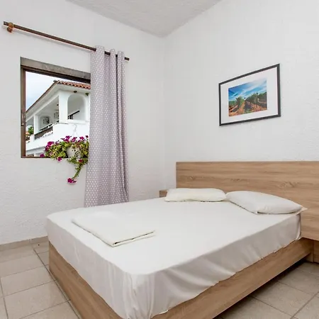 George's Dom wakacyjny Skála Foúrkas