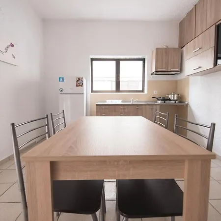 George's Dom wakacyjny Skála Foúrkas